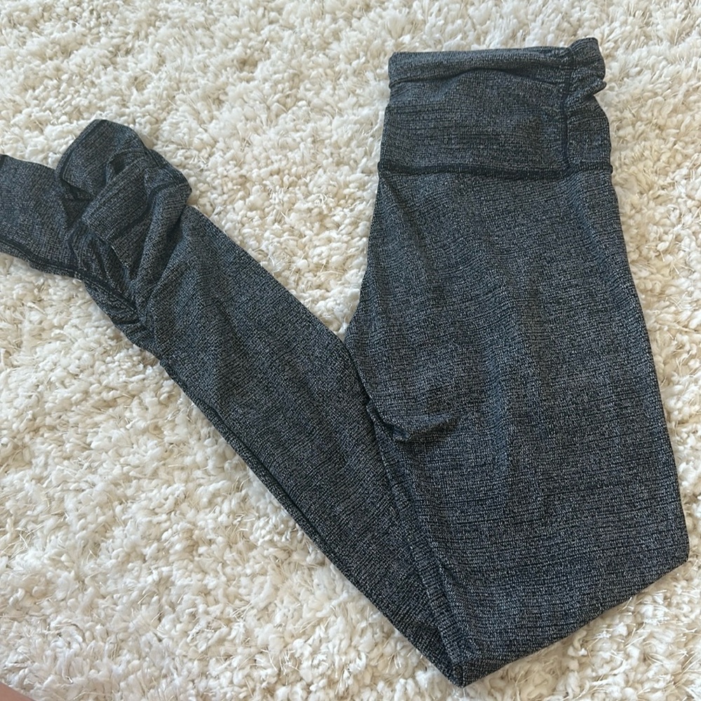 Lululemon align leggings with ankle footing.